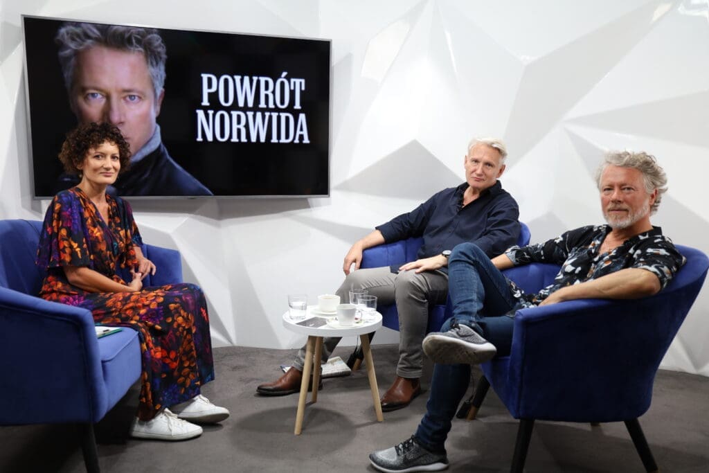 Rozmowa w studiu LCI z dyrektorem Lubuskiego Teatru Robertem Czechowskim oraz Markiem Proboszem, aktorem i reżyserem spektaklu "Powrót Norwida"