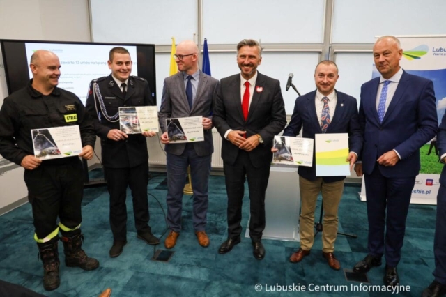 Oficjalne przekazanie wsparcia dla OSP w siedzibie RCAK w Zielonej Górze