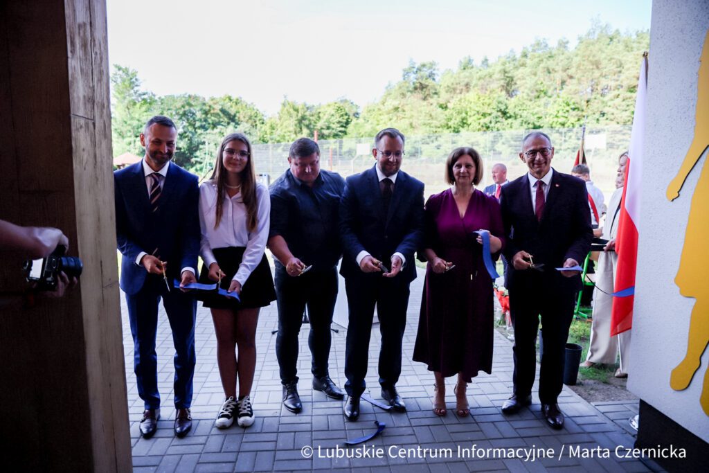 Otwarcie szkoły w Zwierzynie