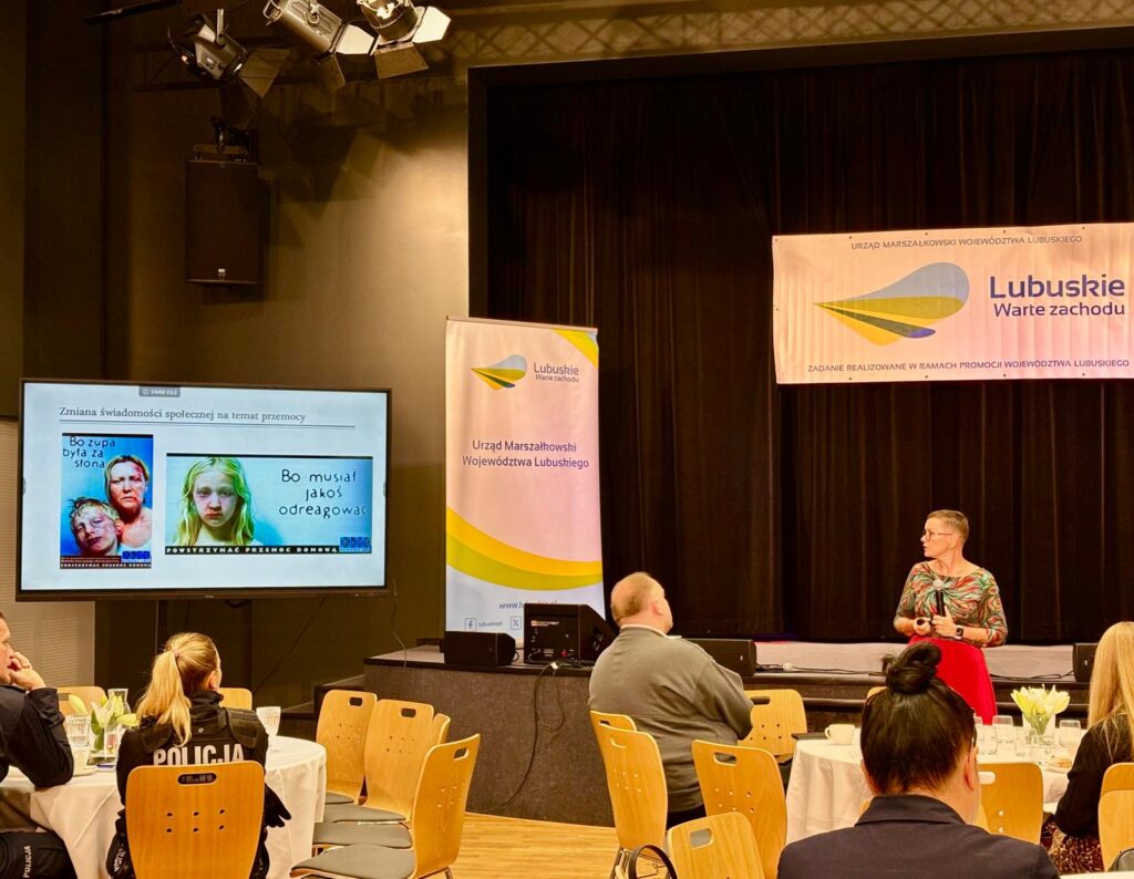 Podczas konferencji eksperci mówili między innymi o tym, jak zjawisko przemocy oraz uzależnień ewoluuje.