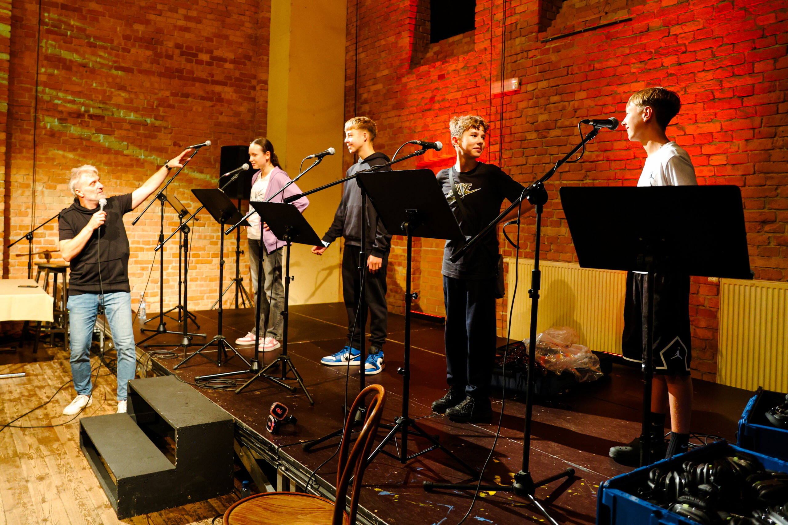 – Dźwięk jest najważniejszym zmysłem – słyszymy bicie serca matki, zanim cokolwiek zobaczymy.