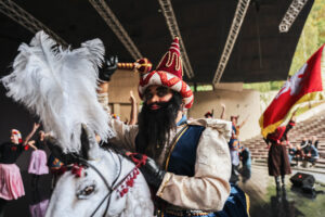 Krakowski lajkonik zatańczy w Korei