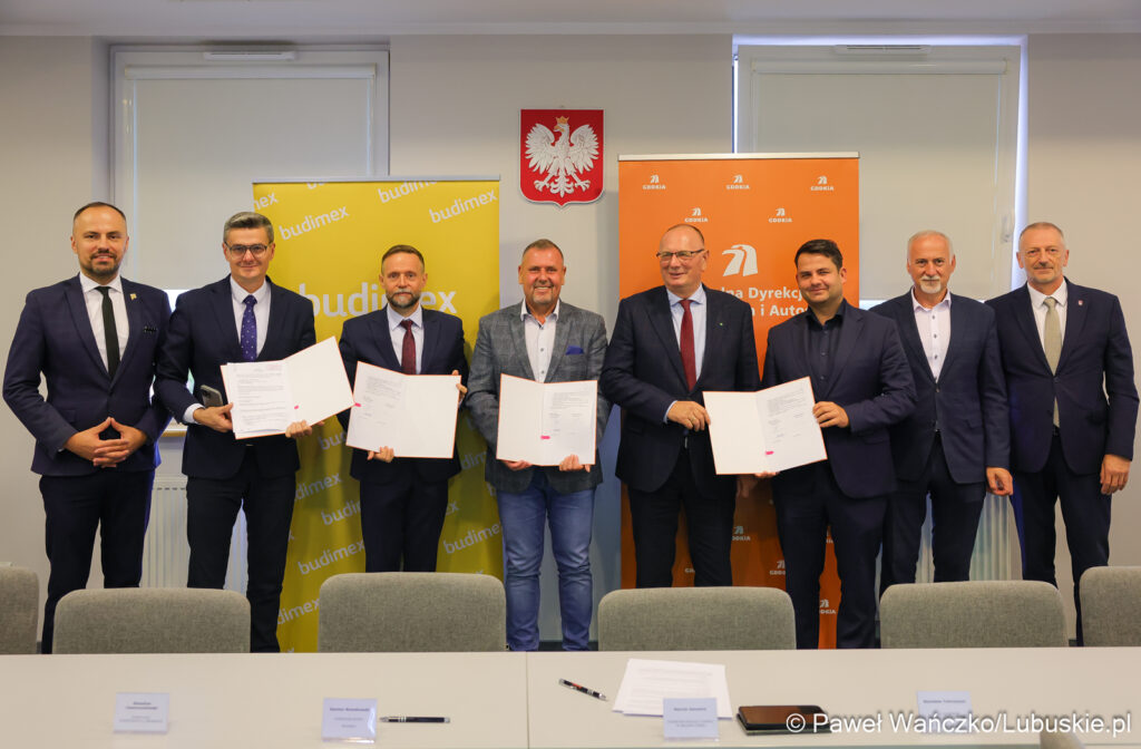 W zielonogórskim oddziale Generalnej Dyrekcji Dróg Krajowych i Autostrad 22 września 2025 r. została podpisana umowa na zaprojektowanie i budowę obwodnicy Dobiegniewa. Nowa trasa ma być gotowa w trzecim kwartale 2029 r.