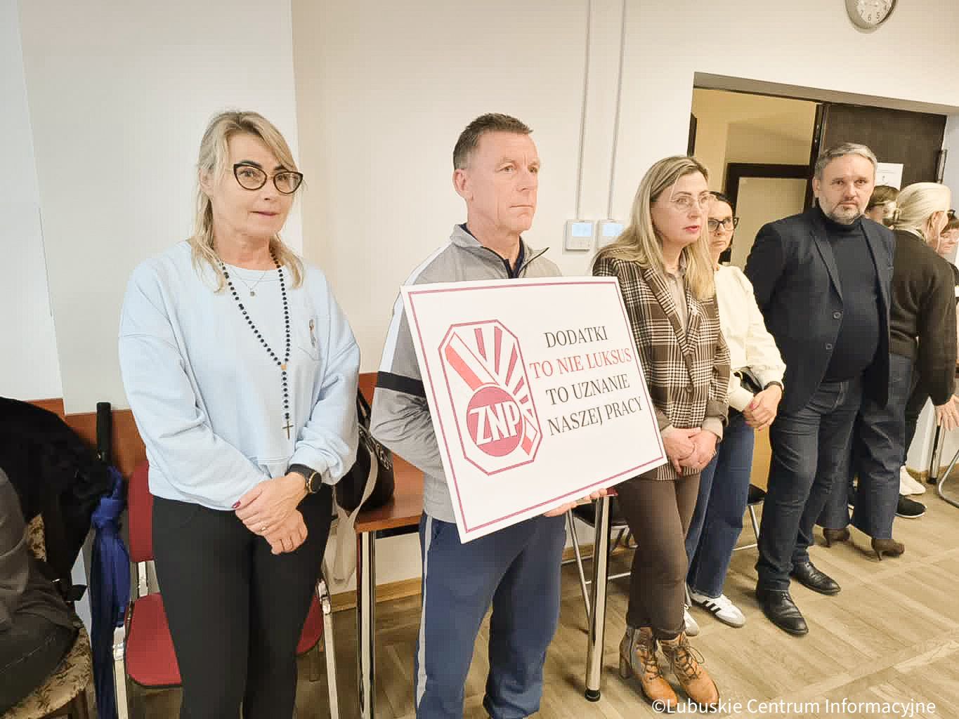 Nauczyciele zrzeszenie w ZNP na sesji Rady Miasta Gorzowa Wlkp.