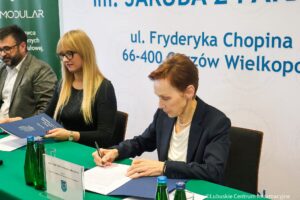 Podpisanie umowy na nowy budynek dydaktyczno-administracyjny AJP w Gorzowie.