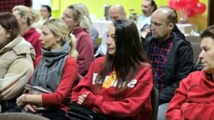 "Od korzeni do siły. Nowy początek bez przemocy."