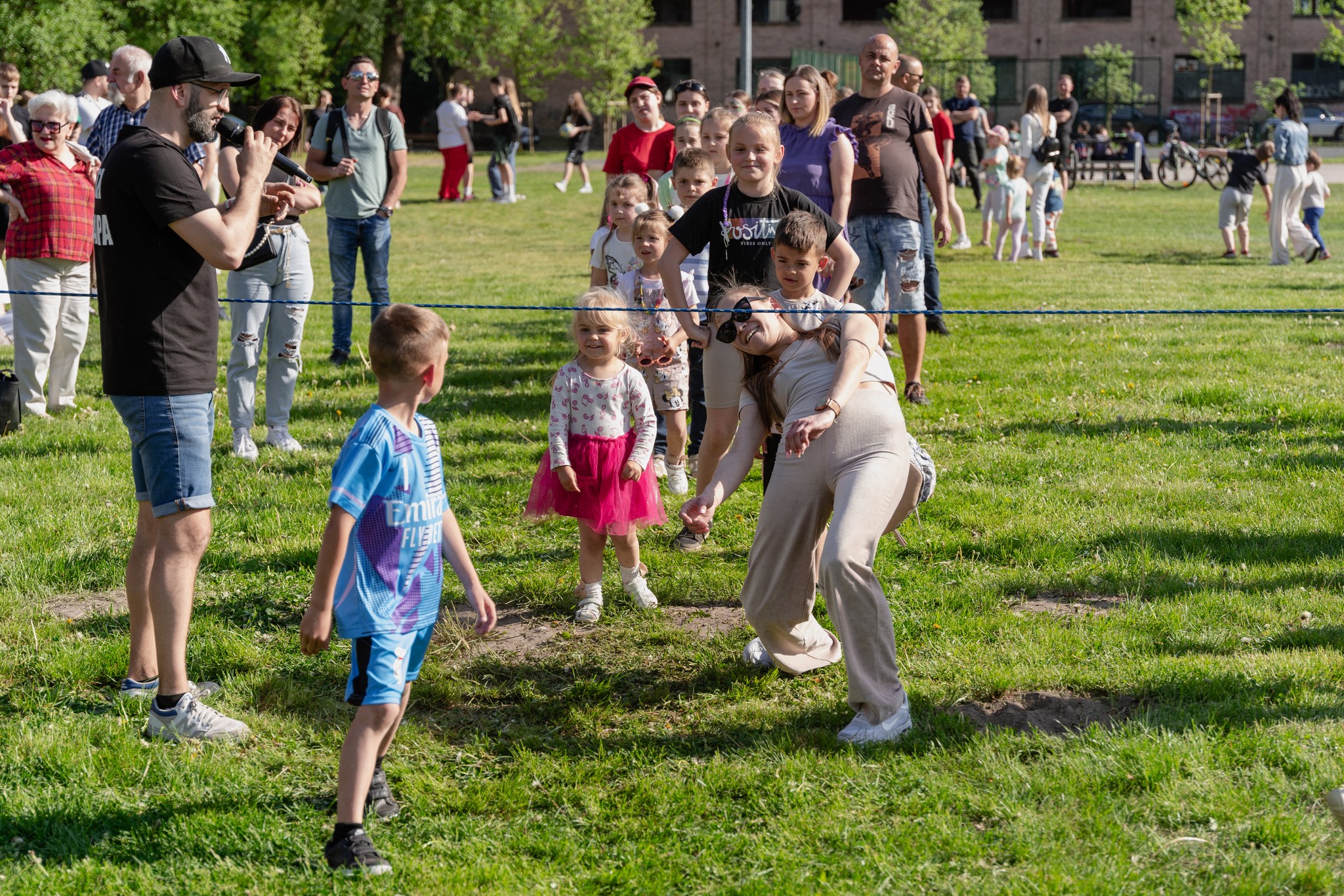 Witnica już teraz mocno stawia na profilaktykę i integrację, zapraszając ciekawe osoby, organizując akcje. Na zdjęciu piknik profilaktyczny z Rappedagogiem z czerwca tego roku.