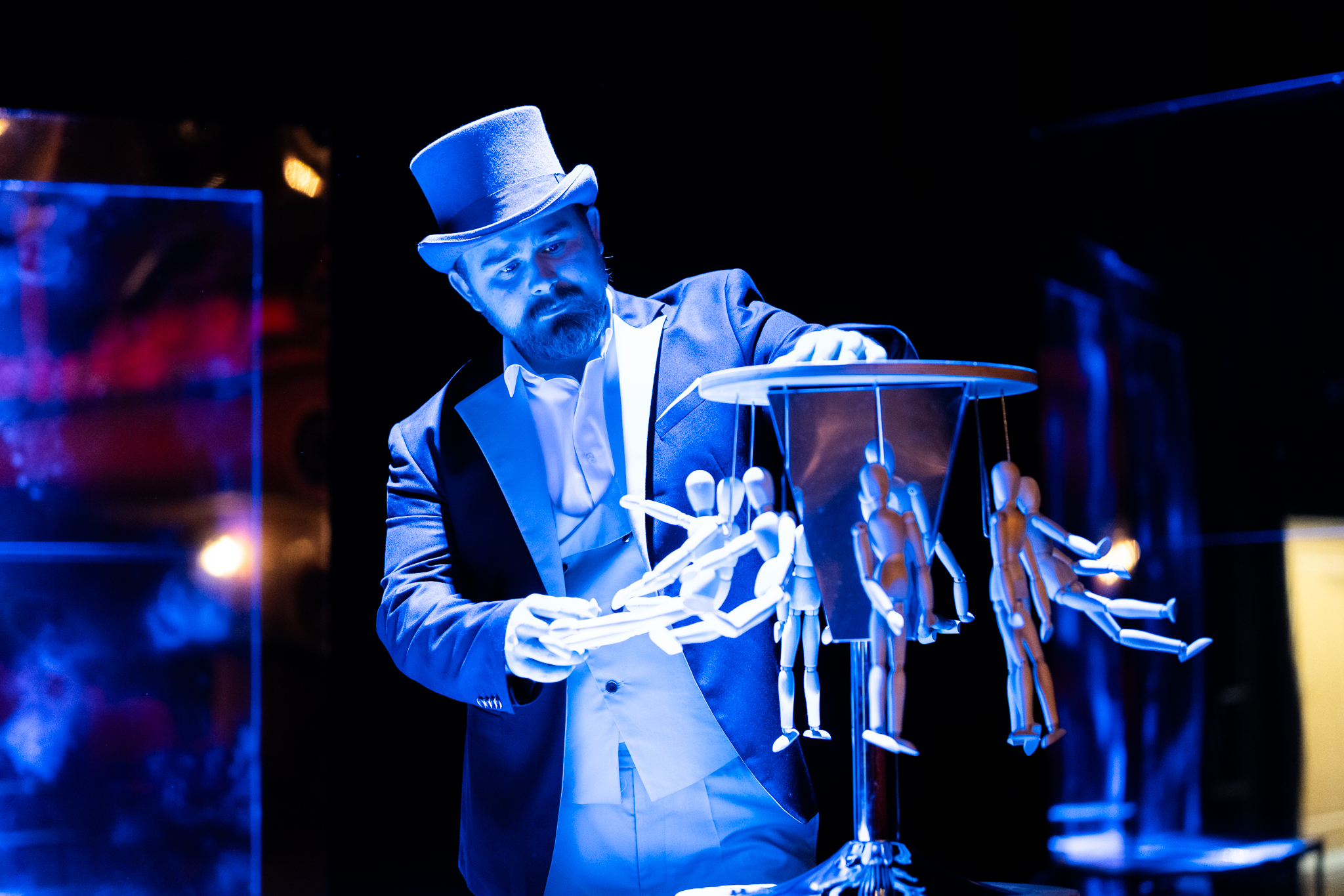 Scena z "Lalki" w reż. Jacka Głomba, Teatr im. J. Osterwy