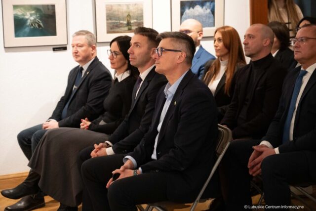 Dofinansowanie na komunikacje powiatowo-gminną krośnieńskiego obszaru funkcjonalnego. 21.11.2025