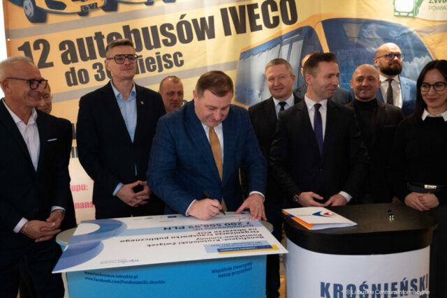 Dofinansowanie na komunikacje powiatowo-gminną krośnieńskiego obszaru funkcjonalnego. 21.11.2025