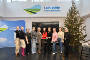 Spotkanie poprowadziła Joanna Czerska-Thomas – ekspertka od polityk równościowych, komunikacji społecznej oraz wieloletnia działaczka samorządowa.