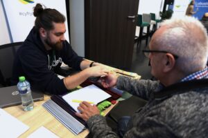 Podczas spotkania można było skorzystać z usług mobilnego pogotowia cyfrowego.