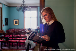 Custodia to historia człowieka na przełomie czasów.