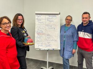 Drużyna neuroakademii to między innymi psychologowie, terapeuci, a także pracodawcy, którzy będą się uczyć podejścia do pracowników ze spektrum.